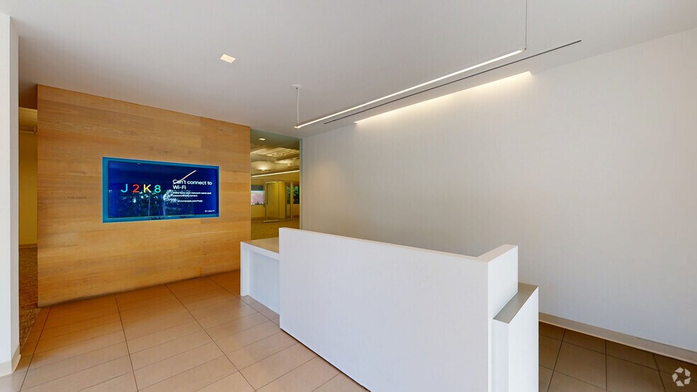 2220 N University Dr, Newport Beach, CA à louer - Numérisation 3D Matterport – Image 2 sur 24