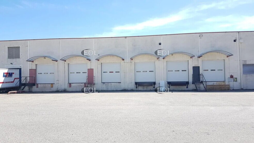 Industriel/Logistique dans Corbas à louer - Photo de l’immeuble – Image 2 sur 11