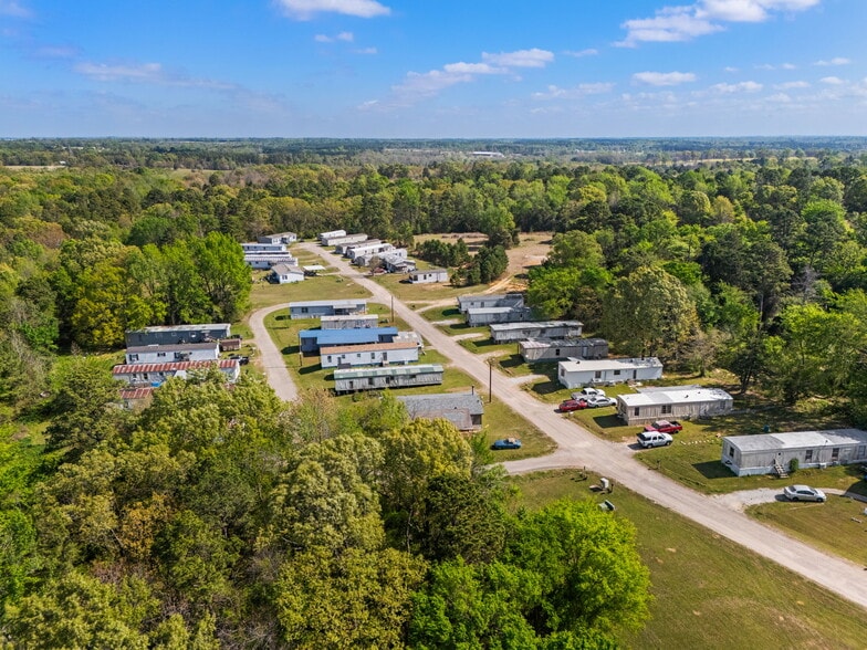 120 Liberty Ln, Mount Vernon, TX à vendre - Photo de l’immeuble – Image 2 sur 14