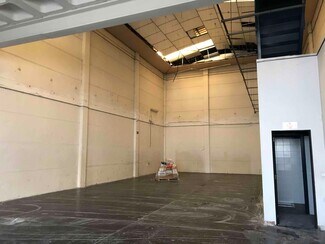 Plus de détails pour Industriel/Logistique à louer