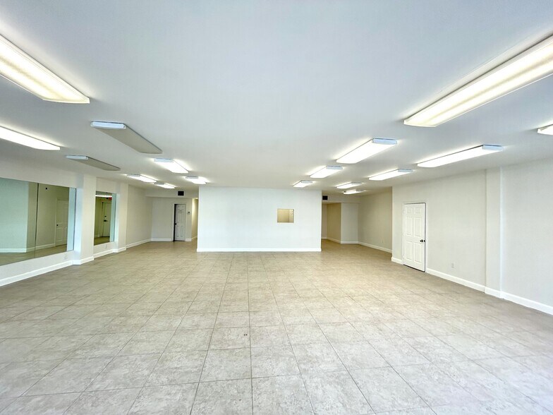 3038 N Federal Hwy, Fort Lauderdale, FL à louer - Photo de l’immeuble – Image 3 sur 6