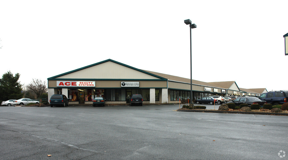 520 Hartford Tpke, Vernon, CT à louer - Photo principale – Image 1 sur 2