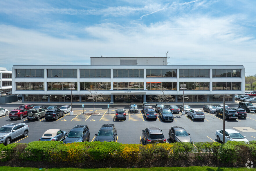 2311 W 22nd St, Oak Brook, IL à louer - Photo de l’immeuble – Image 3 sur 5