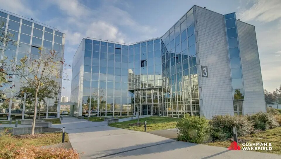 Bureau dans Pessac à louer - Photo de l’immeuble – Image 2 sur 4