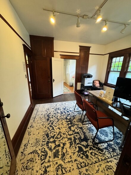 518 SW 3rd St, Corvallis, OR à vendre - Photo de l’immeuble – Image 3 sur 19