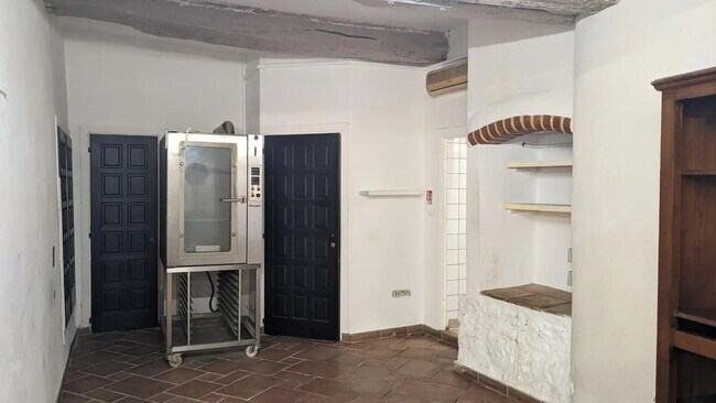 Plus de détails pour Local commercial à vendre