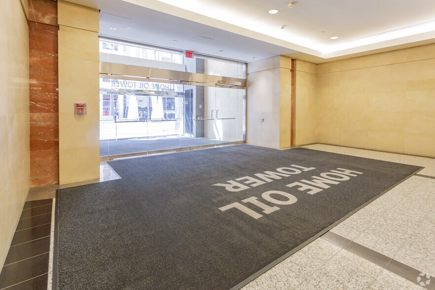 324 8th Ave SW, Calgary, AB à louer - Hall d’entrée – Image 3 sur 7