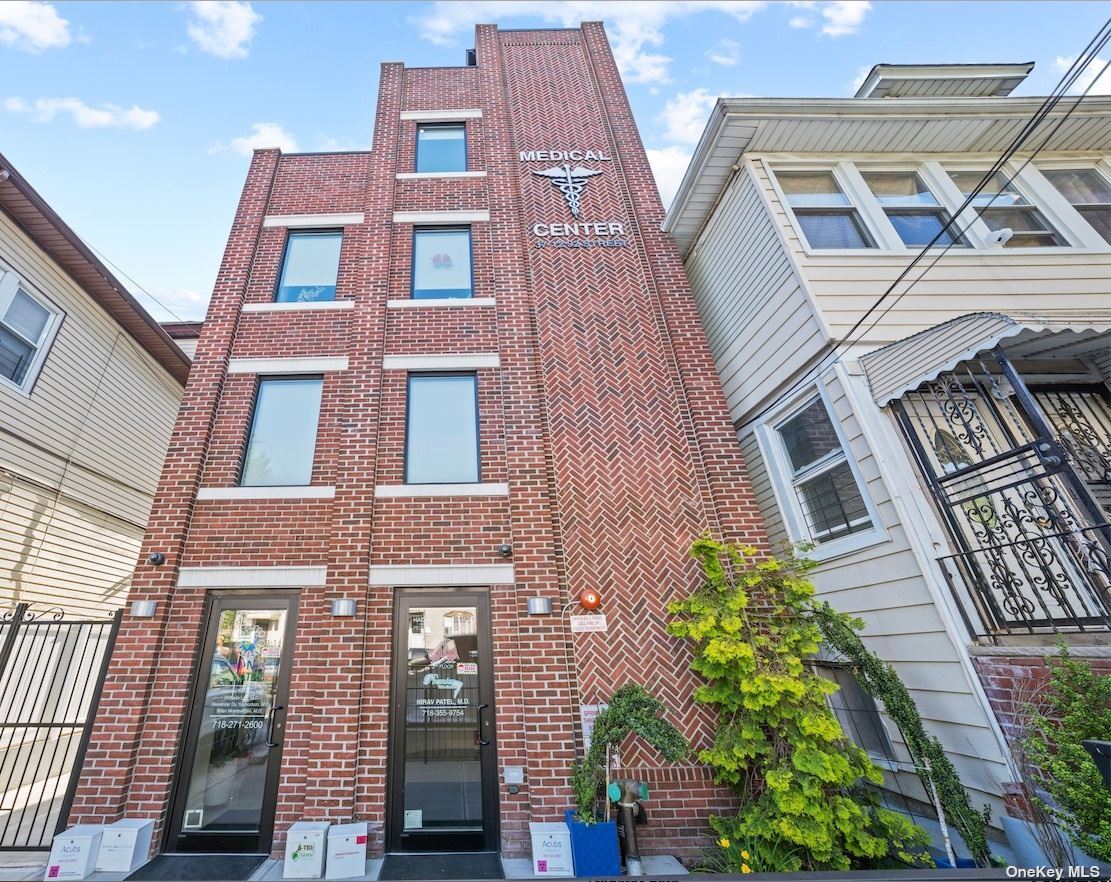 3712 92nd St, Jackson Heights, NY à louer Photo de l’immeuble– Image 1 sur 4