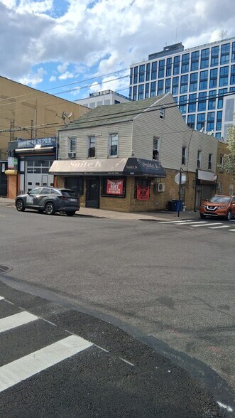 290 Barbey St, Brooklyn, NY à louer - Photo de l’immeuble – Image 2 sur 6