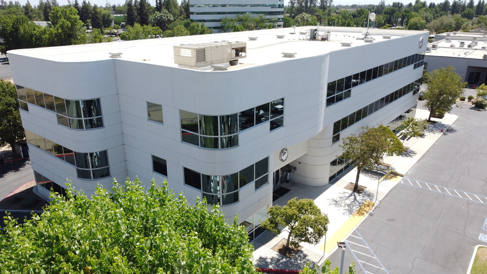 5101 Office Park Dr, Bakersfield, CA à louer - Photo de l’immeuble – Image 3 sur 16