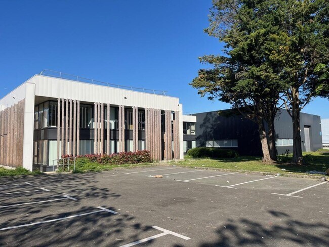 Plus de détails pour 17 Rue Des Oziers, SAINT-OUEN-L'AUMONE - Local d'activités à louer