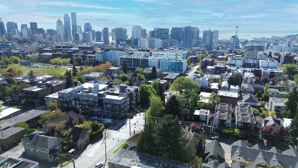 206 12th Ave E, Seattle, WA à vendre - Photo de l’immeuble – Image 2 sur 18