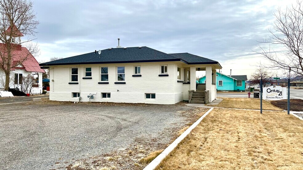 376 S Broad St, Battle Mountain, NV à vendre - Photo de l’immeuble – Image 3 sur 14