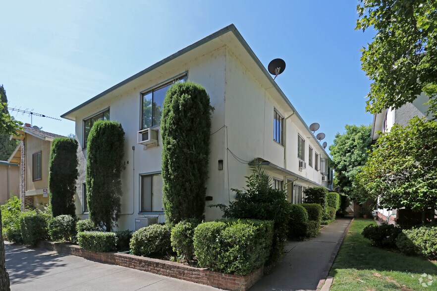 2216 O St, Sacramento, CA à vendre - Photo de l’immeuble – Image 2 sur 11