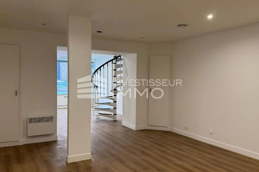 Local commercial dans Fontainebleau à louer - Photo intérieure – Image 2 sur 7