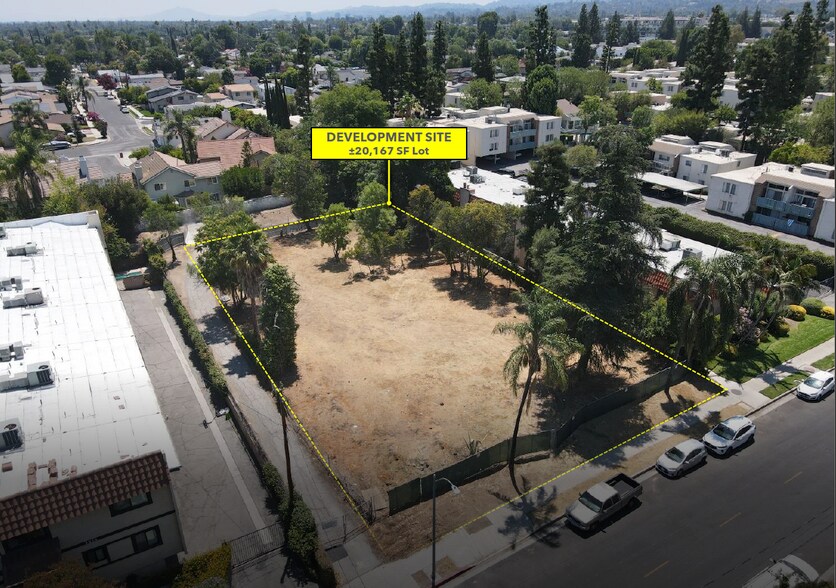 5808 Etiwanda Ave, Tarzana, CA à vendre - Photo de l’immeuble – Image 1 sur 2