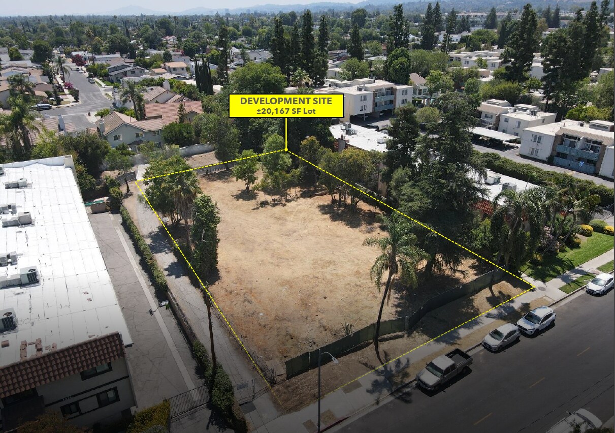 5808 Etiwanda Ave, Tarzana, CA à vendre Photo de l’immeuble– Image 1 sur 3