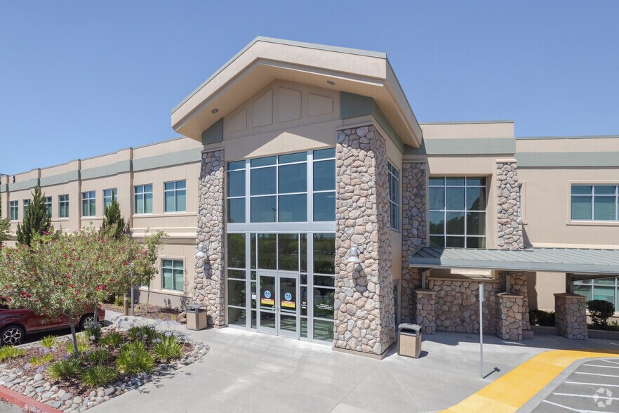 5 Medical Plaza Dr, Roseville, CA à louer - Photo de l’immeuble – Image 3 sur 5