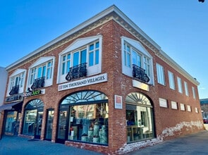 967 Farmington Ave, West Hartford, CT à louer Photo de l’immeuble– Image 2 sur 3