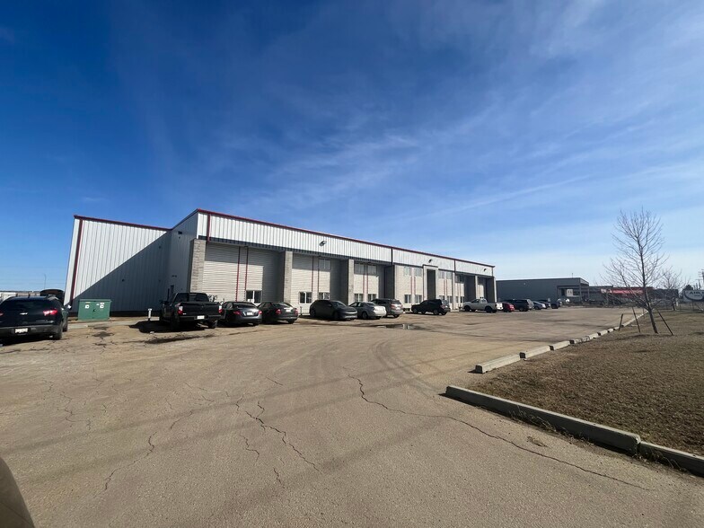 2303A 8 St, Nisku, AB à louer - Photo de l’immeuble – Image 2 sur 6
