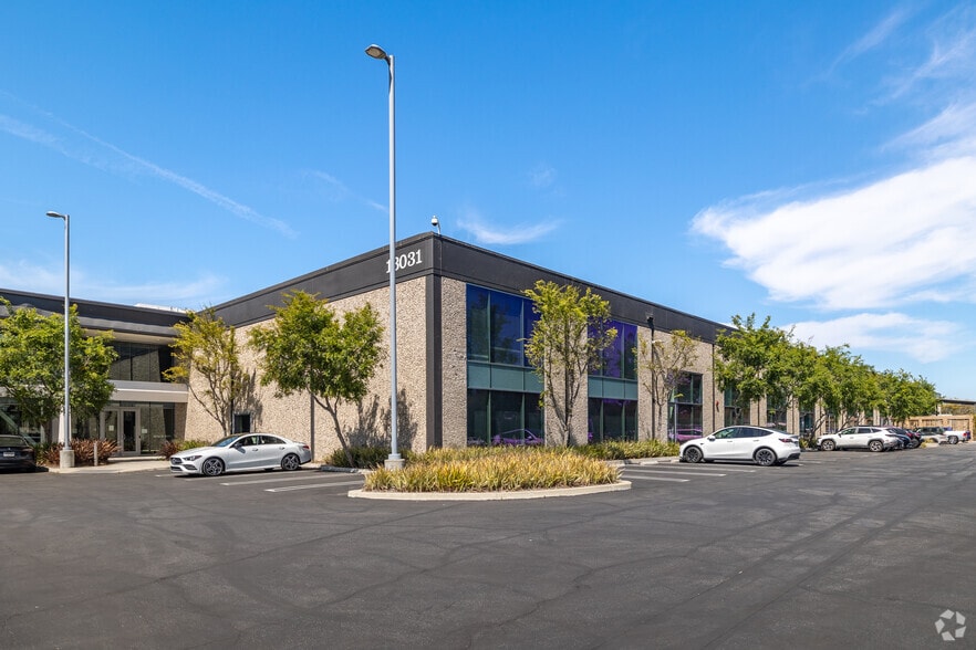 13031 W Jefferson Blvd, Los Angeles, CA à louer - Photo principale – Image 1 sur 23
