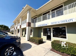 433-481 NW Prima Vista Blvd, Port Saint Lucie, FL à louer Photo de l’immeuble– Image 1 sur 9