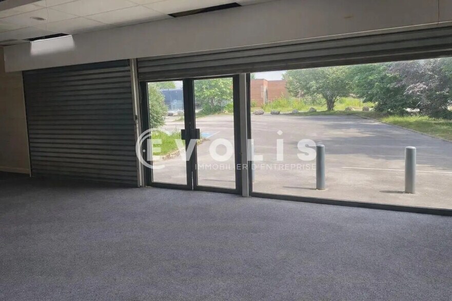 Local commercial dans Amiens à louer - Photo de l’immeuble – Image 2 sur 4