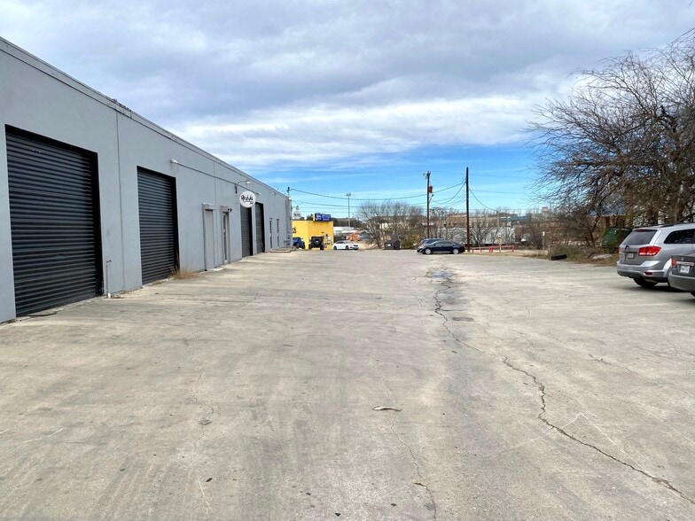 7218-7234 Eckhert Rd, San Antonio, TX à louer - Photo de l’immeuble – Image 2 sur 9