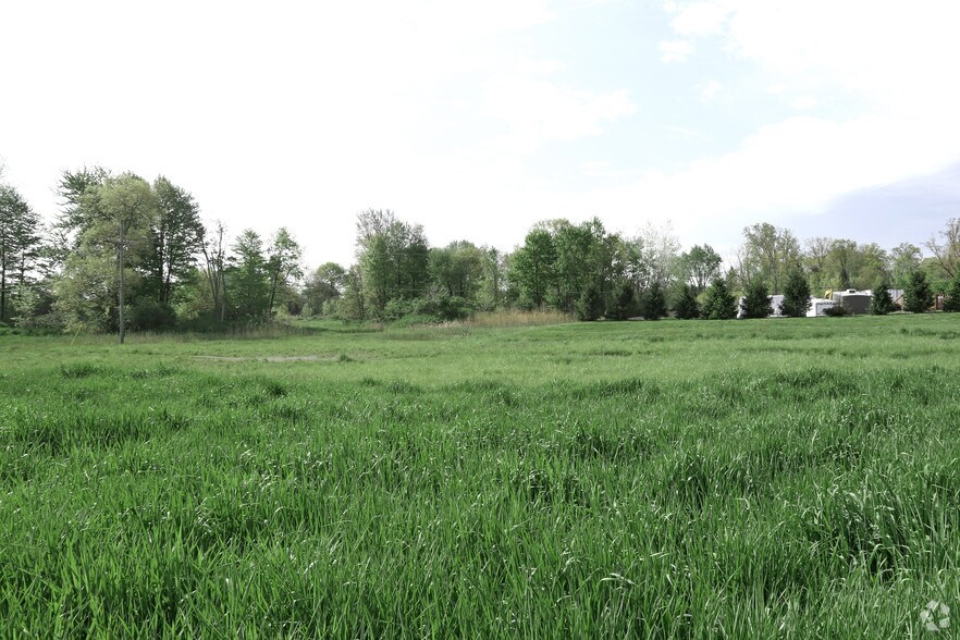 9391 Highland Rd, White Lake, MI à vendre - Photo de l’immeuble – Image 3 sur 5