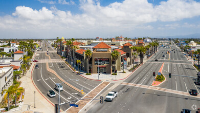 1870 Harbor Blvd, Costa Mesa, CA - VUE AÉRIENNE  vue de carte