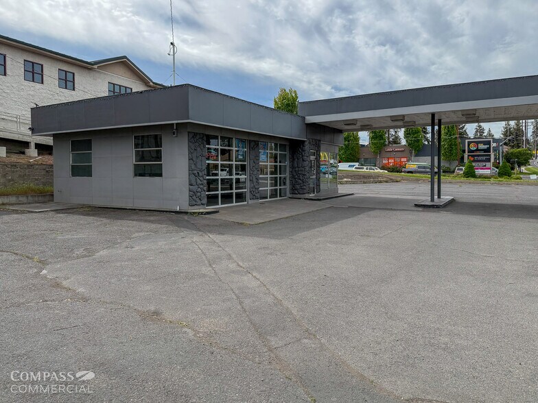 1080 SE 3rd St, Bend, OR à louer - Photo de l’immeuble – Image 2 sur 7