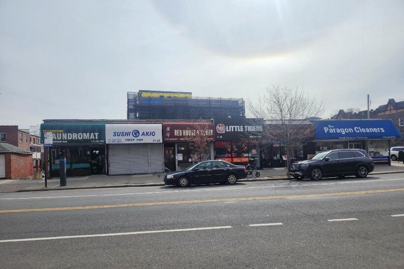 7143-7155 Yellowstone Blvd, Forest Hls, Forest Hills, NY à vendre - Photo de l’immeuble – Image 2 sur 5