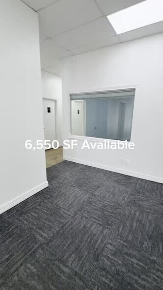 10501-10537 King William Dr, Dallas, TX à louer - Vidéo sur l’annonce professionnelle – Image 2 sur 4