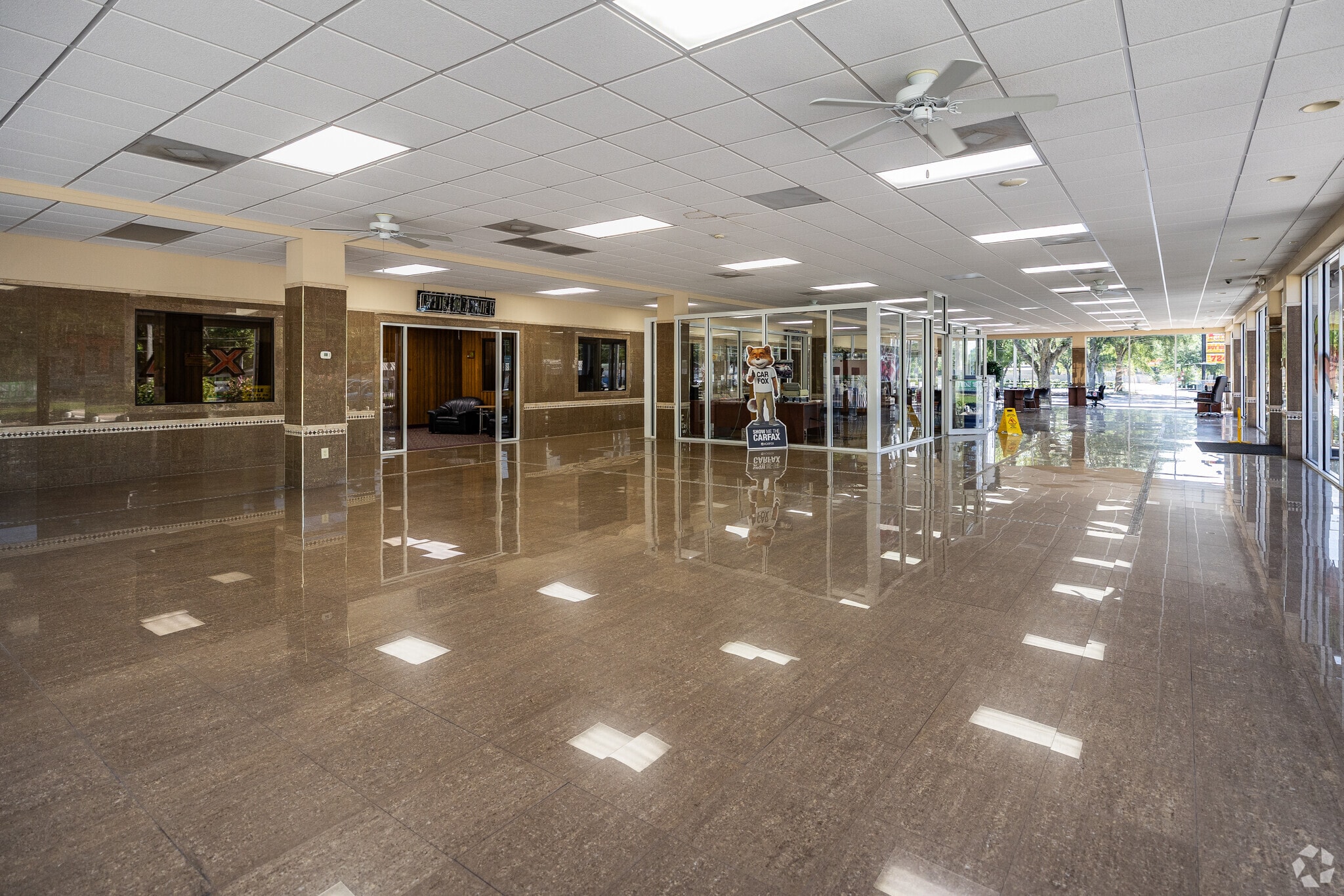 6833 Beach Blvd, Jacksonville, FL à louer Photo intérieure– Image 1 sur 6