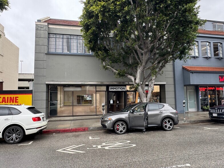 1071 Gayley Ave, Los Angeles, CA à louer - Photo de l’immeuble – Image 3 sur 4