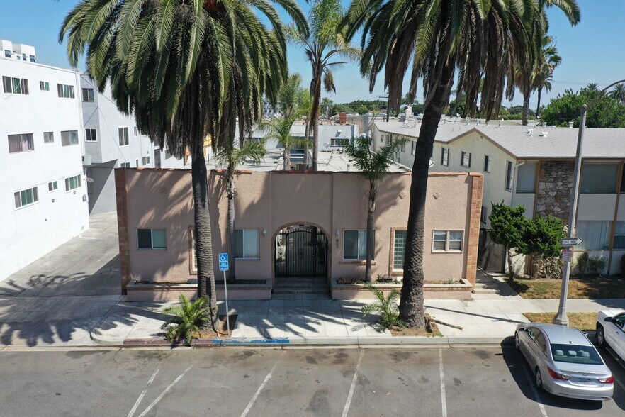 833 E 1st St, Long Beach, CA à vendre - Photo de l’immeuble – Image 1 sur 11