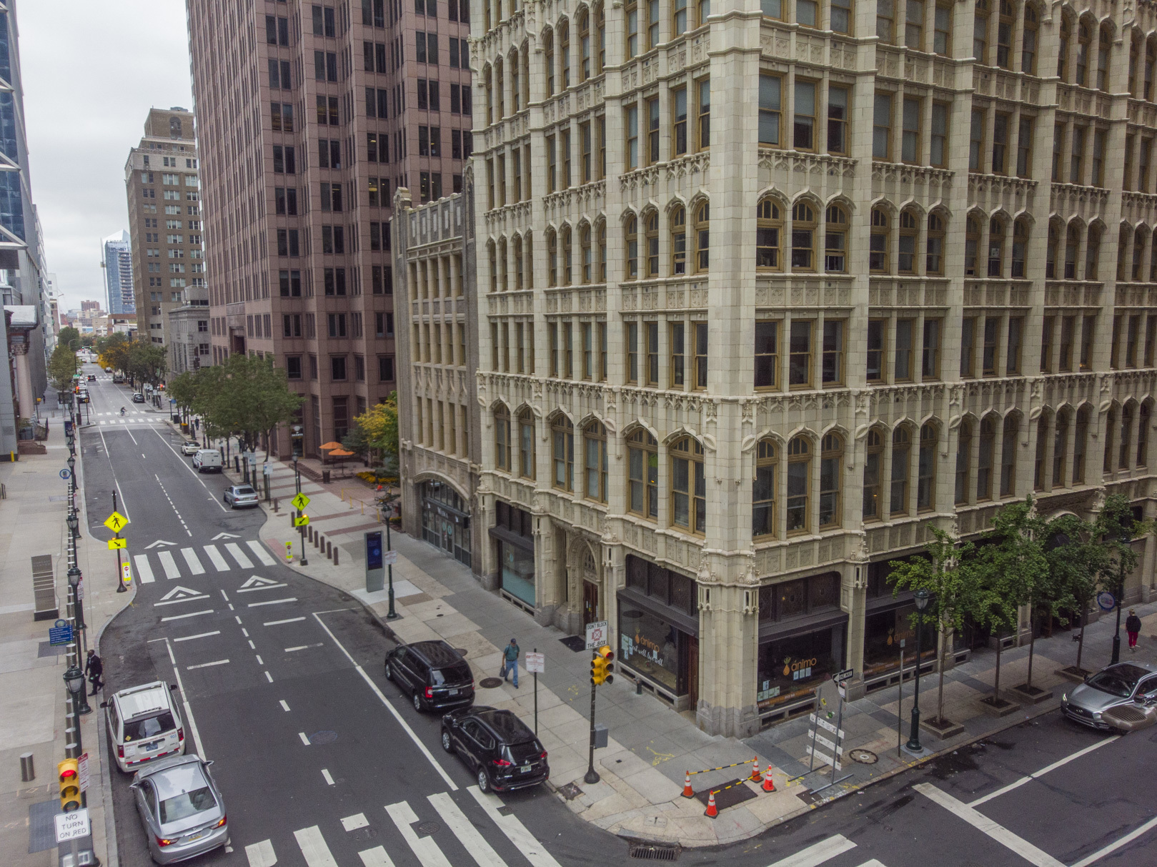 100 N 17th St, Philadelphia, PA à louer Photo principale– Image 1 sur 3