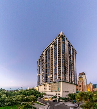 Plus de détails pour 1 Beach Dr SE, Saint Petersburg, FL - Bureau à louer