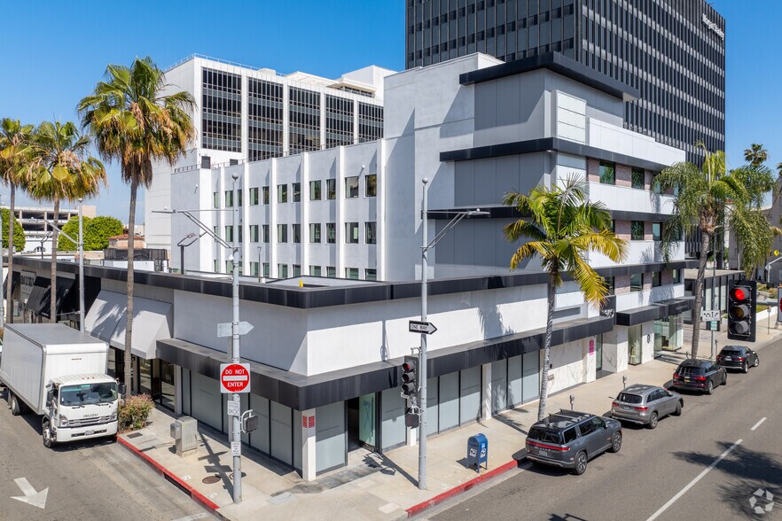 360 N Bedford Dr, Beverly Hills, CA à louer - Photo de l’immeuble – Image 2 sur 18