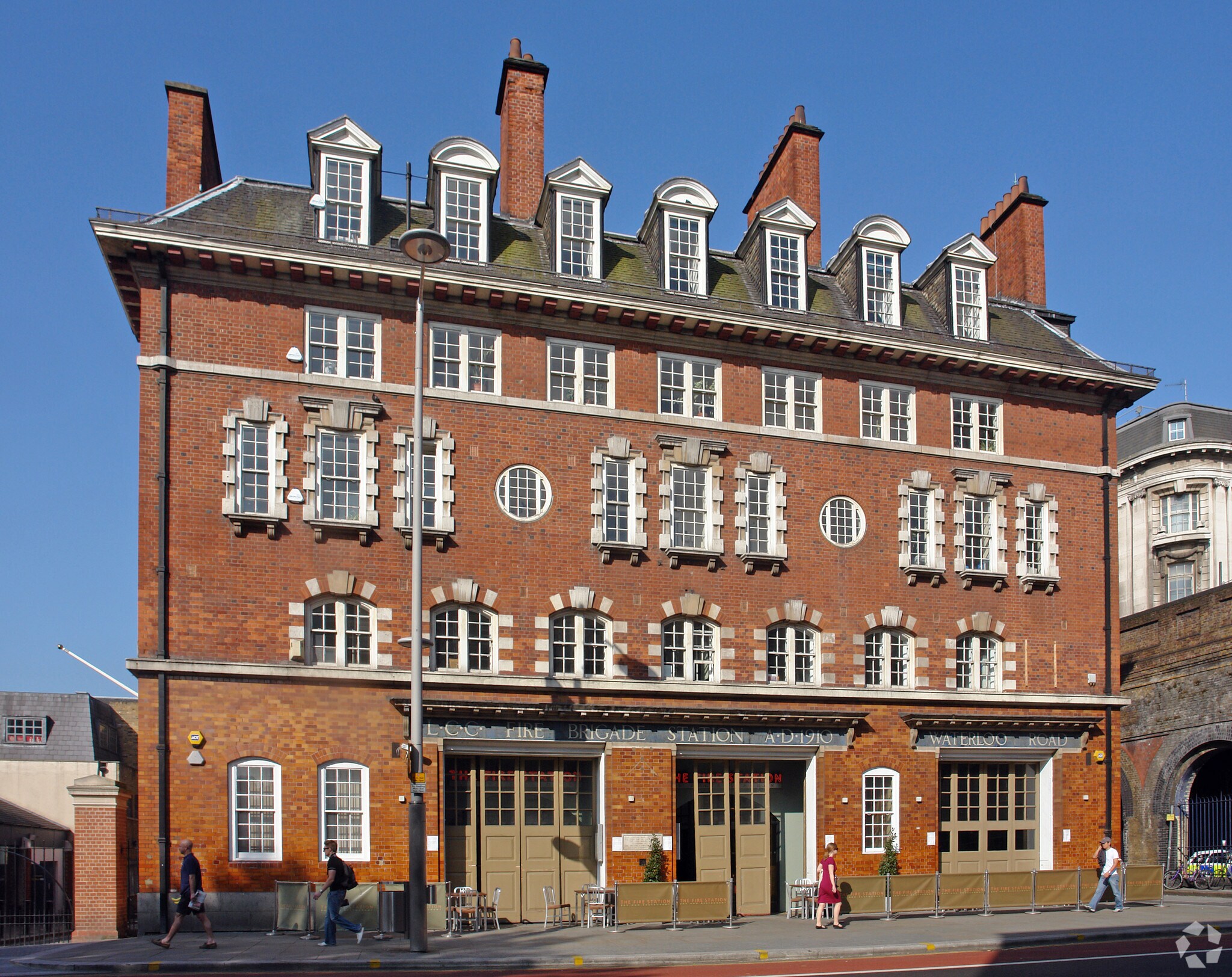 150 Waterloo Rd, Londres à louer Photo principale– Image 1 sur 16