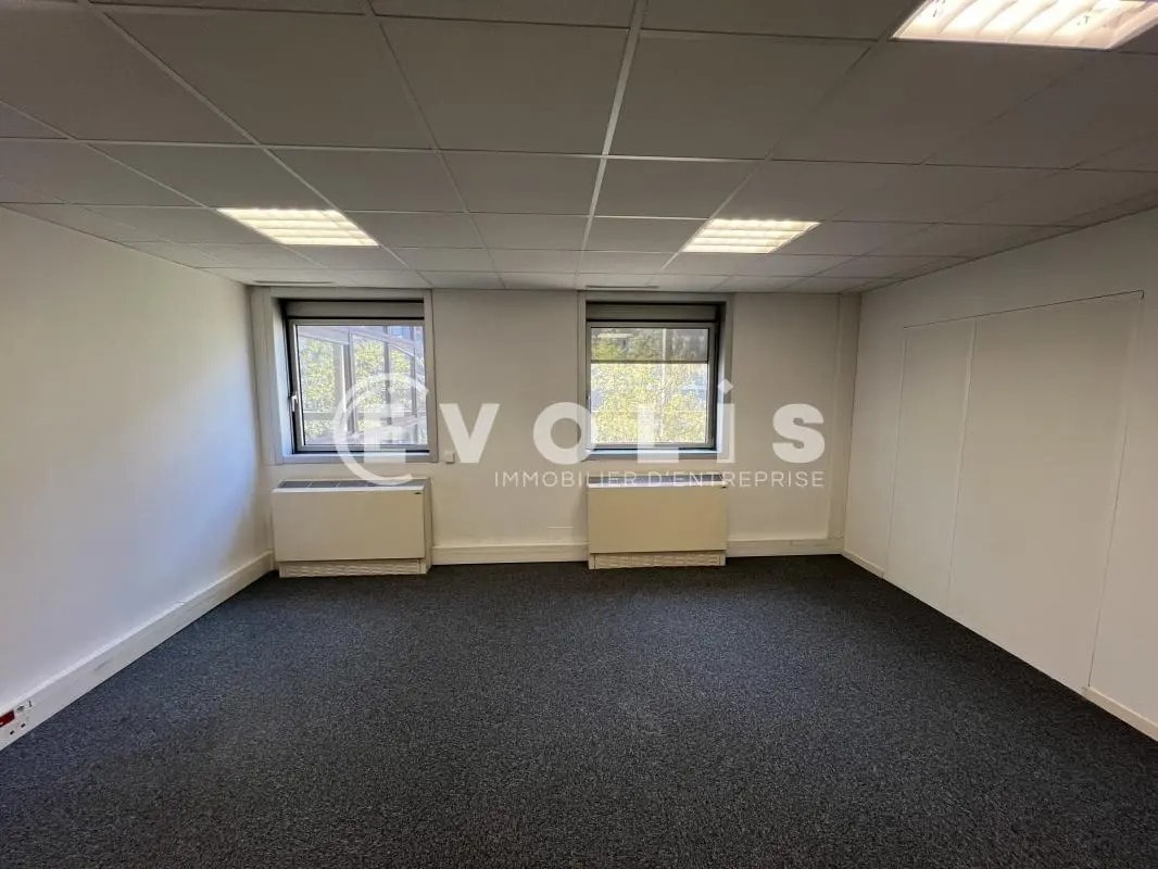 Bureau dans Noisy-le-Grand à vendre Photo intérieure– Image 1 sur 15