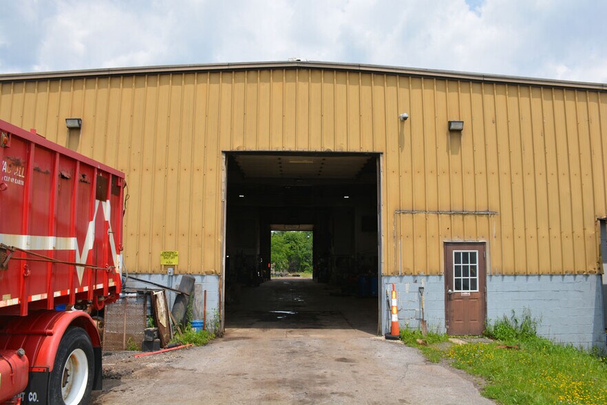 11330 Kinsman Rd, Newbury, OH à vendre - Photo de l’immeuble – Image 2 sur 8
