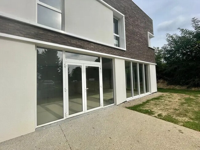 Plus de détails pour Local commercial à vendre