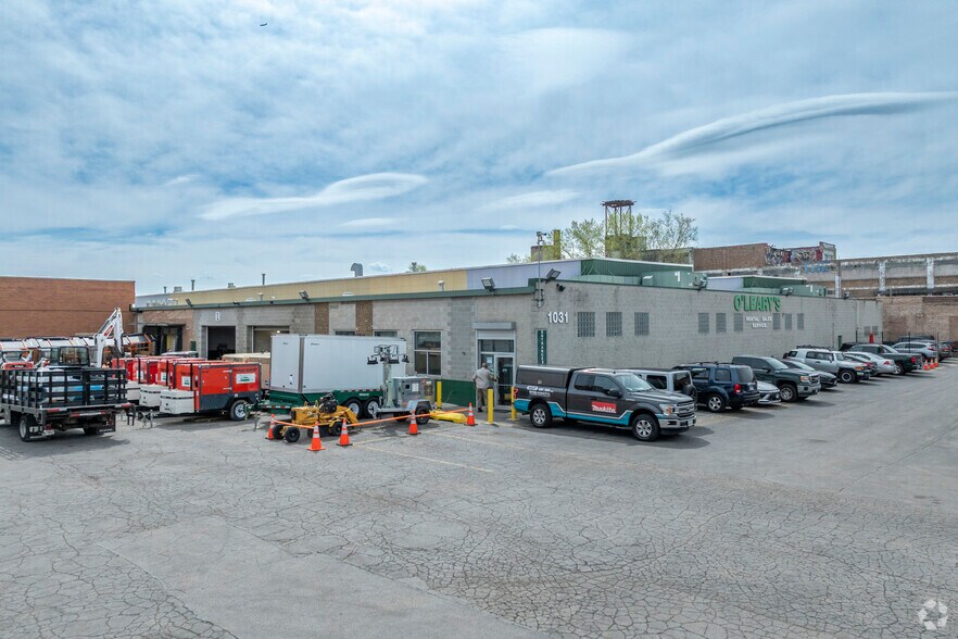 1031-1033 N Cicero Ave, Chicago, IL à louer - Photo de l’immeuble – Image 1 sur 5