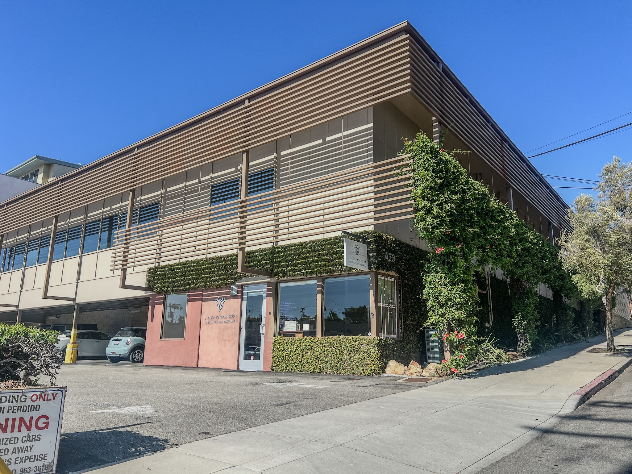 433 E Canon Perdido St, Santa Barbara, CA à louer Photo principale– Image 1 sur 9