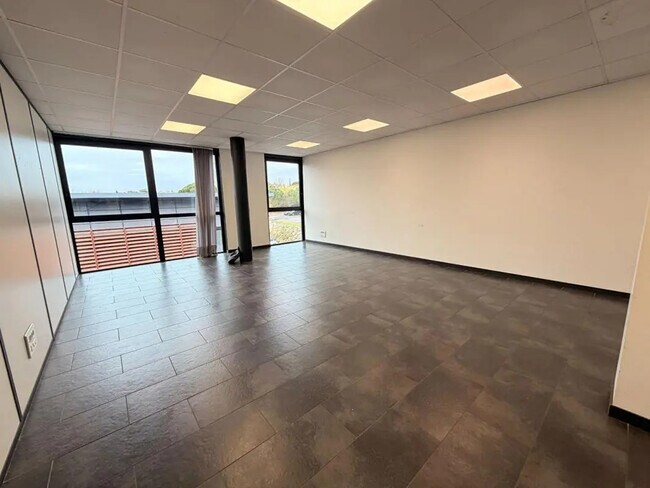 Plus de détails pour Bureau à vendre