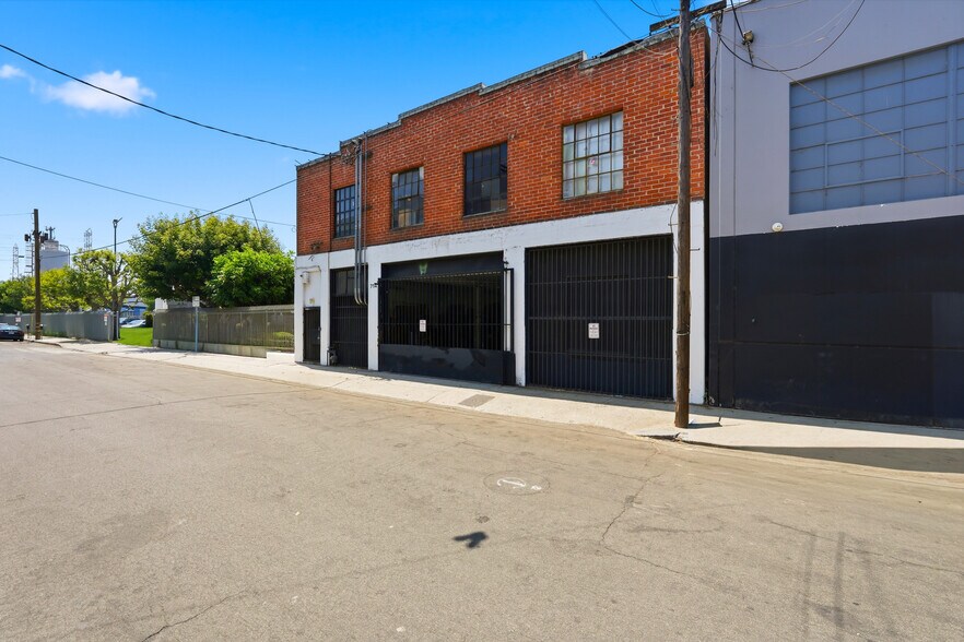 714 Ducommun St, Los Angeles, CA à vendre - Photo de l’immeuble – Image 3 sur 34
