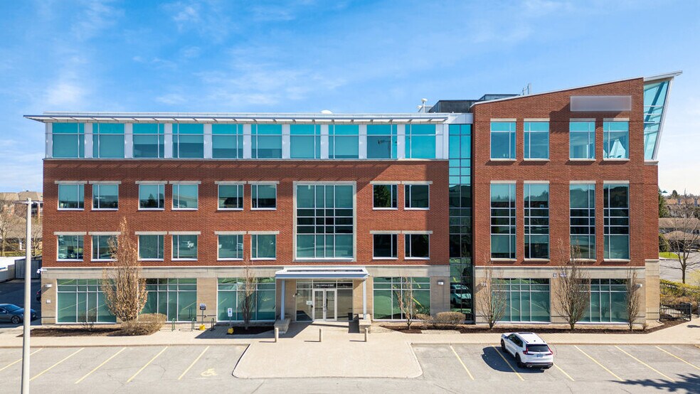 1 Chrysalis Way, Ottawa, ON à louer - Photo de l’immeuble – Image 3 sur 10