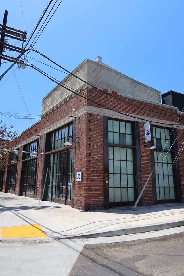 821-835 E 3rd St, Los Angeles, CA à louer Photo de l’immeuble– Image 1 sur 5