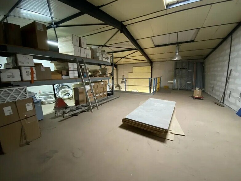 Local d’activités dans Eaubonne à louer - Photo de l’immeuble – Image 2 sur 12